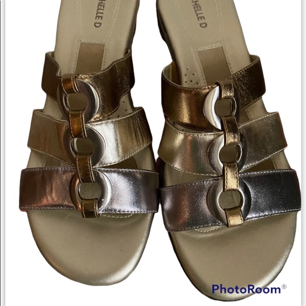 Michelle D leather 10 sandals
